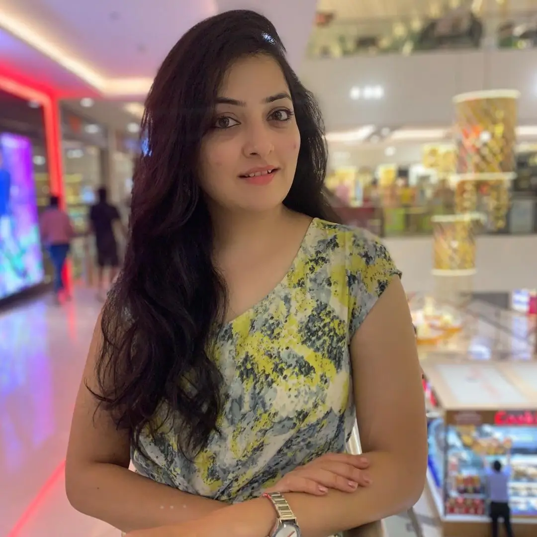 ETV Abhiruchi Madhuri Kandavalli In Beautiful Long Hair Smiling Face